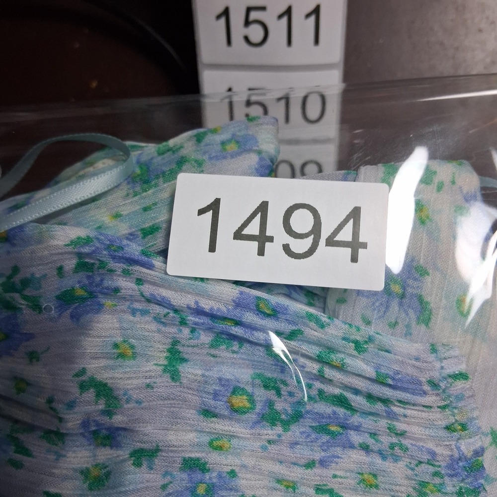 NWT ASTR The Label Floral Crop Top Womens Small Blue Green Ruched Flutter Sleeve - Picture 8 of 9